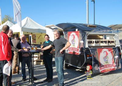 Tripel Trezeke en de Ideale Wereld maakten een fijne dag van de opening van de Gulden Hashtag Walk of Fame in Geetbets